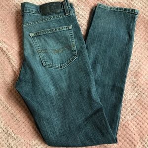 Men’s signature Levi jeans